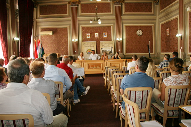 Na dnevnom redu besplatni udžbenici, ostavka odbornika i godišnji izveštaji