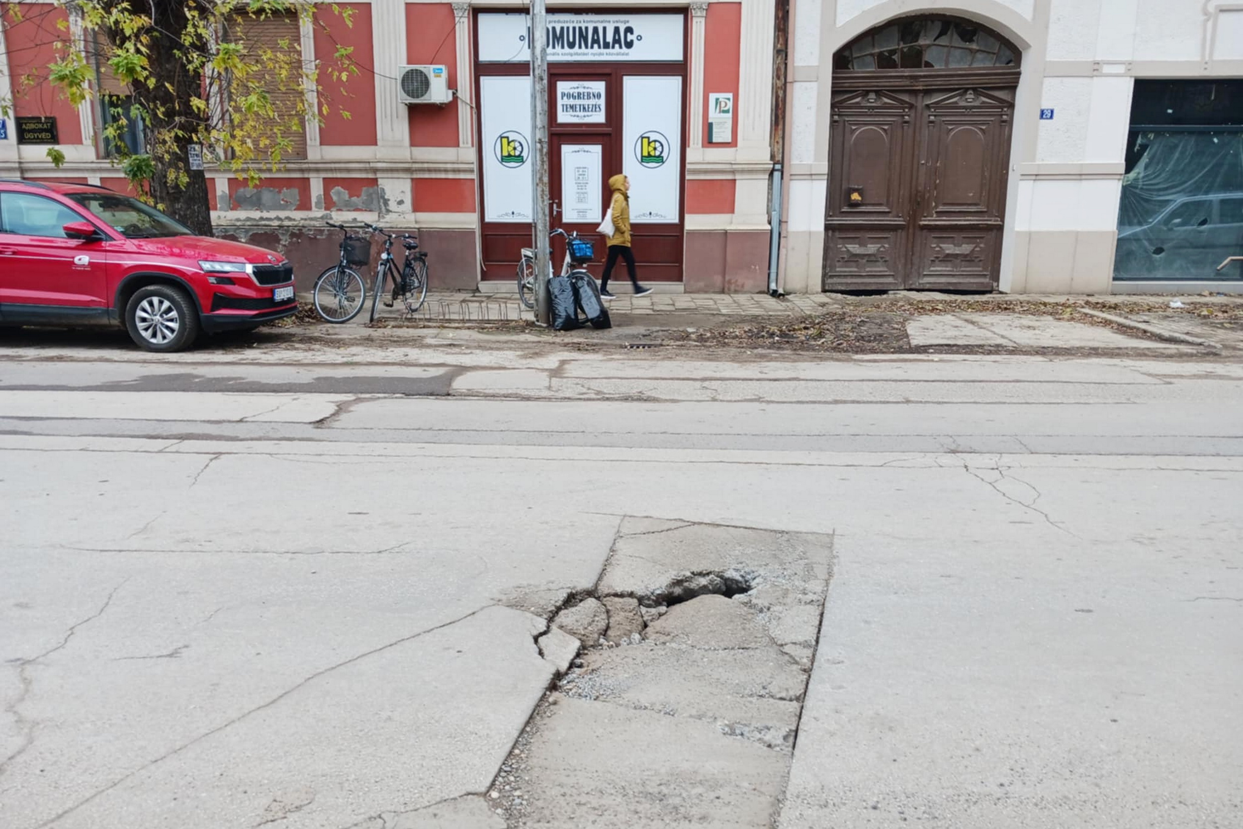 Pukao je asfalt u Glavnoj ulici